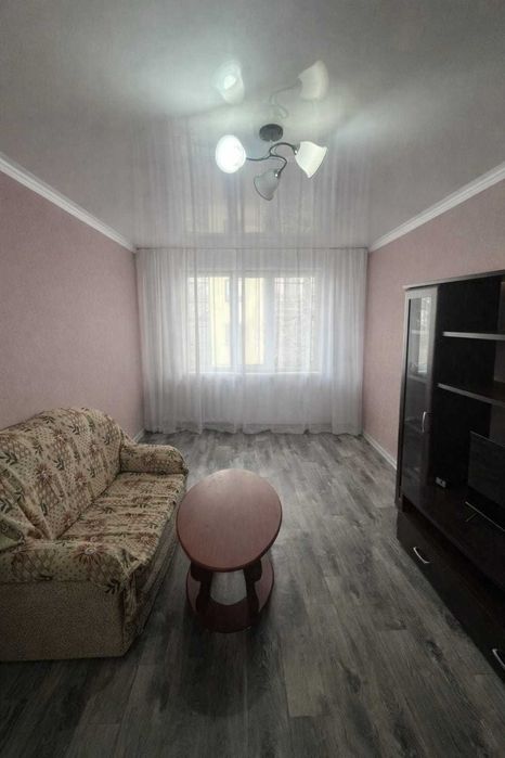 продается 2 ком квартира район Детская больница