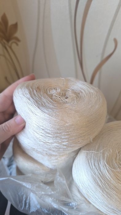 Пряжа в бобинах 500тг за 100грамм.