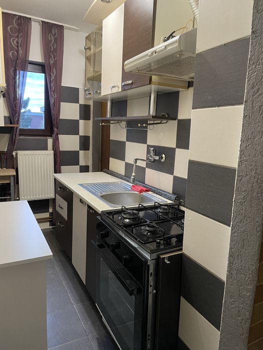 Apartament cu 3 camere de vanzare - strada Hunedoara, cartierul Mureseni, Tg-Mures