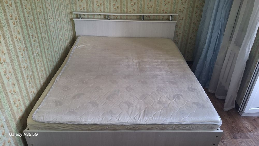 Продам двуспальная кровать и шкаф