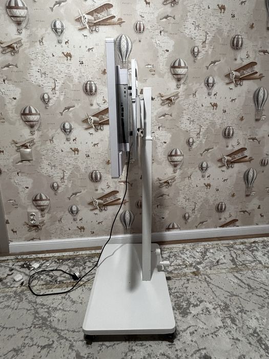 продам планшет на колесиках