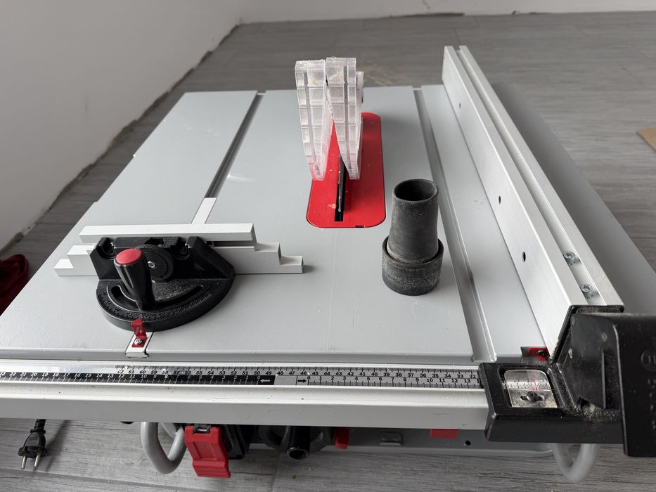 Fierastrau circular de masa Bosch GTS 10J