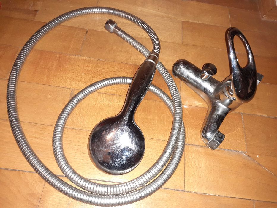 Baterie de duș pentru cadă cu furtun de duș