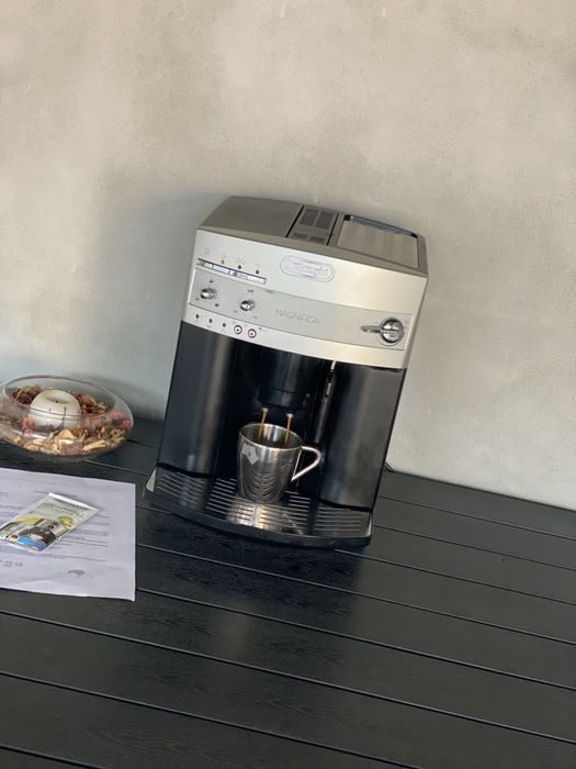 Expresor/Espressor Aparat cafea Delonghi Magnifica (garantie)