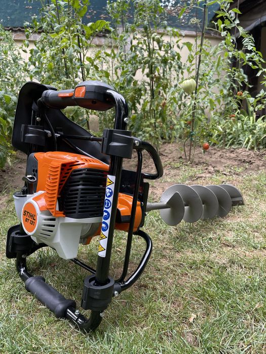 Под наем! Моторен свредел за земя Stihl BT 131 + свредло Stihl ф150