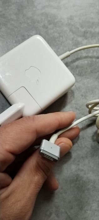 Продам адаптер питание(зарядка)Apple 45W Magsafe A1436