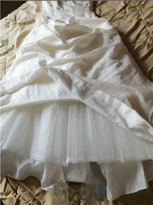 Vand rochie mireasa Pronovias+bonus pantofiori mireasa stare impecabil
