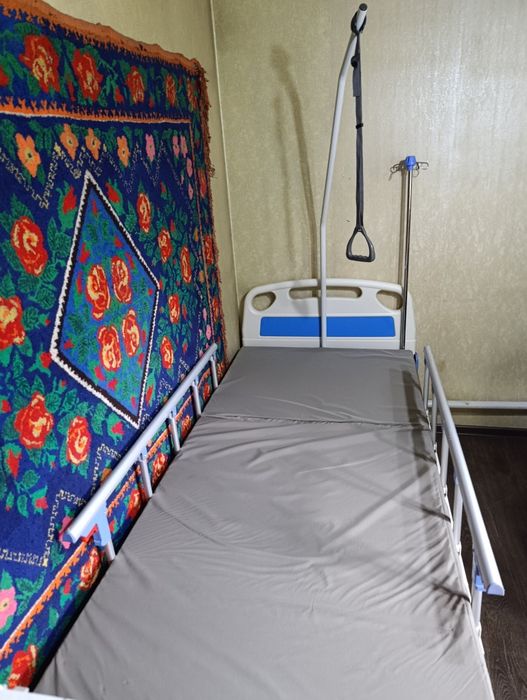 Медицинская кровать