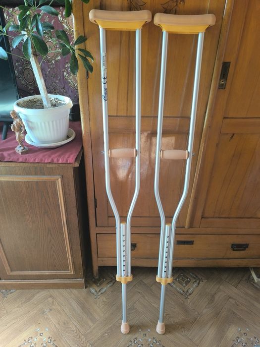 Патерици(използвани 3 пъти)