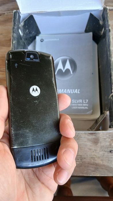 Легендарный Motorola SLVR L7