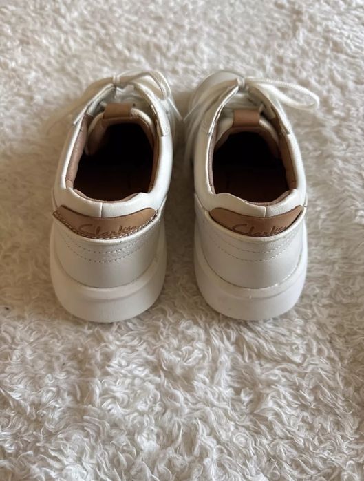 Clarks кецове сникърси маратонки бели бял 36 ествествена кожа