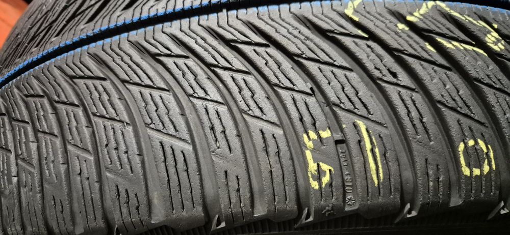 245 50 19 Michelin Alpin 5 runflat