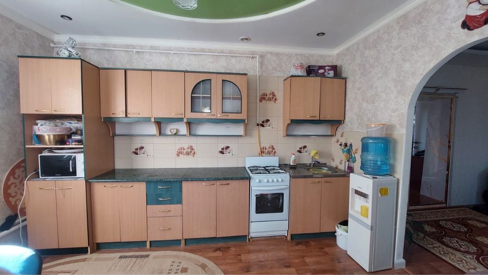 Продается Кухный мебель