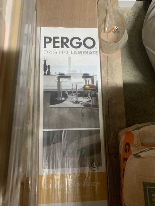 Ламинат новый Pergo.                .