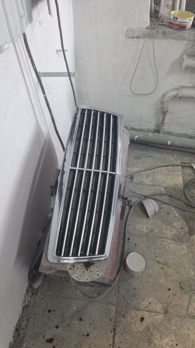 Решетка радиатора Мерседес 124