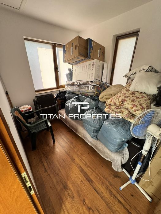 Двуетажна Къща с голям двор и красива панорама в с. Александрово