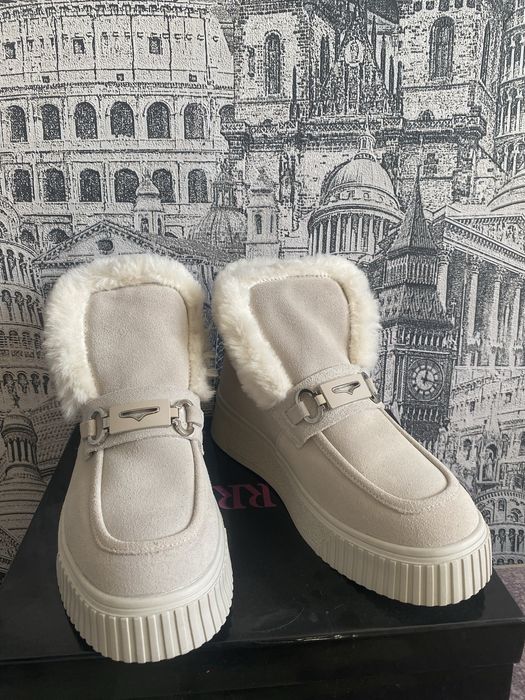 Новые ботинки зимние