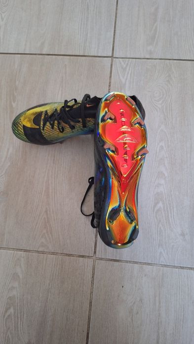 Футболни обувки NIke Mercurial