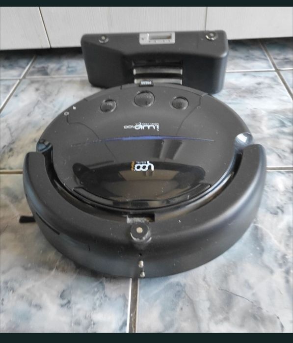 Robot pentru curățenie în stare bună de funcționare.