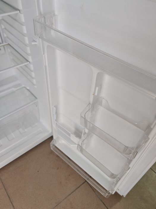 Frigider cu o usa Arctic capacitate mică, 120 l, Clasa E, H 84 cm, Al