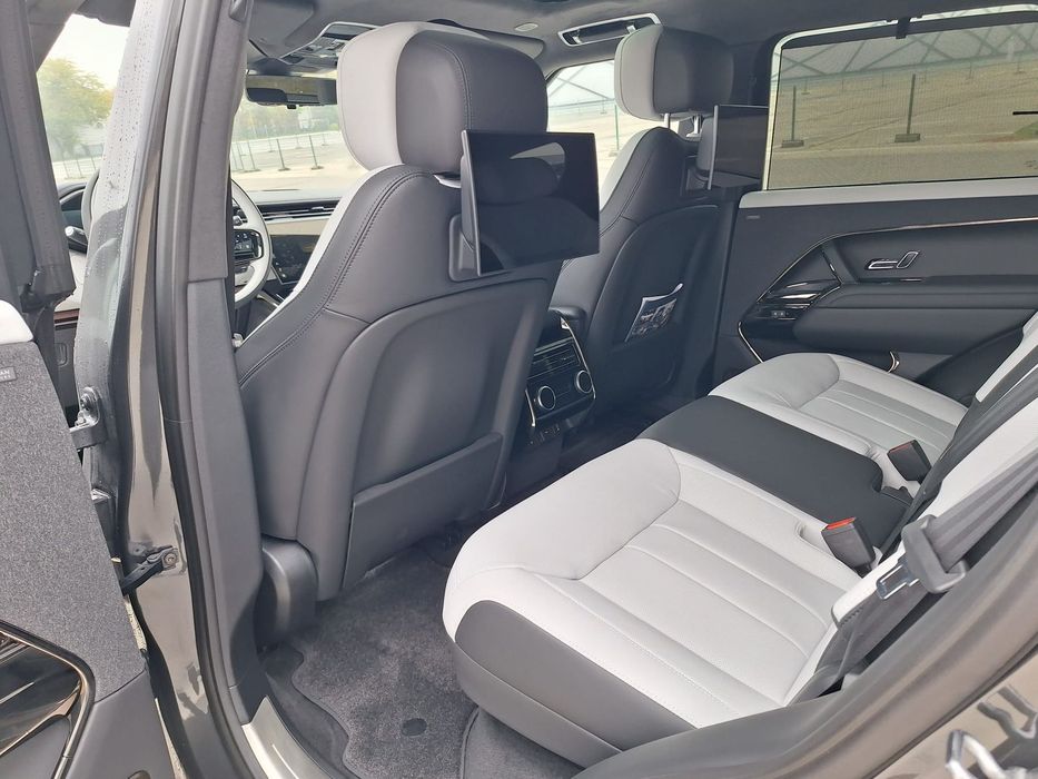 Land Rover Range Rover Sport 2025 hibrid, 131.354 € — imagine 13