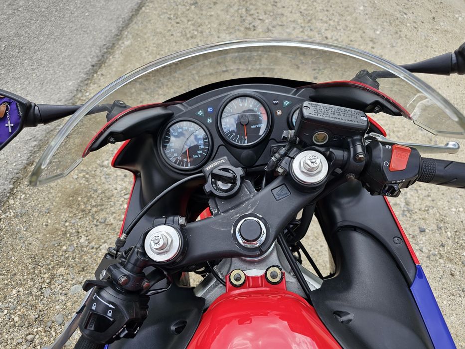 Honda cbr600f4 1999