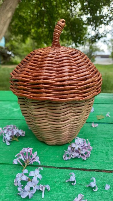 Шкатулка плетёная "Жёлудь"