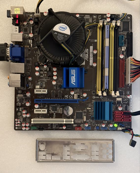 Kit retro Asus P5Q-EM / Core2Quad Q9550 / 2GB DDR2 / cooler Intel