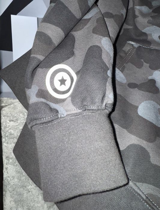 Vand hanorac bape camo original nou!