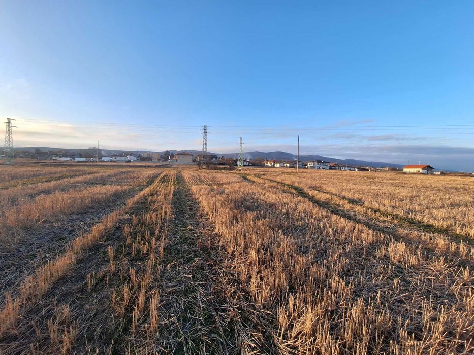 Продава се имот в с. Нови хан, обл. Софийска