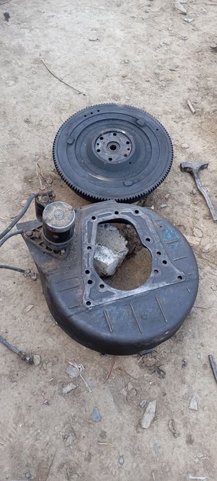 Yumizi traktor zapchaslari.