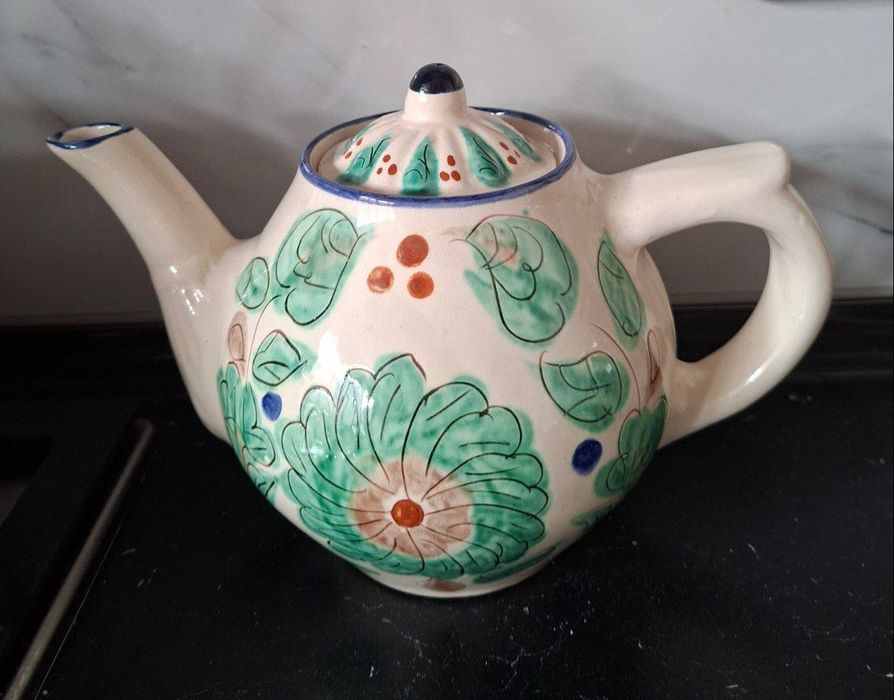 Чайник, хрустальные вазы, фужеры, стопки