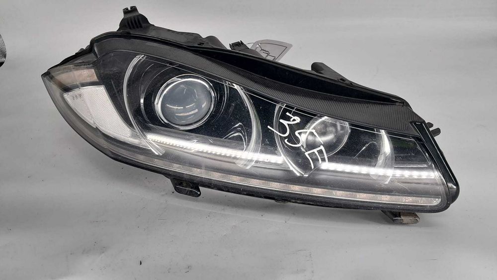 far dreapta cu xenon Jaguar XF an 2014
