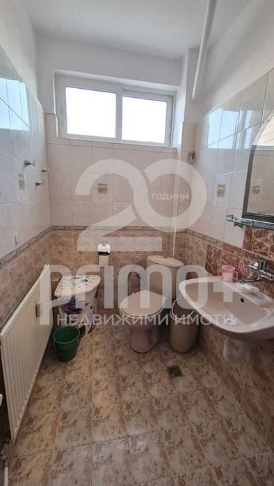 Дава се под наем Тристаен апартамент в Велико Търново, Център - 64 кв.м за 306 € - Снимка #4