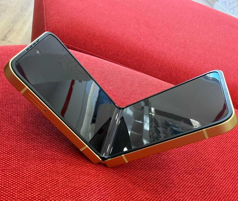 Samsung zflip6 5G 256GB Yellow с гаранция