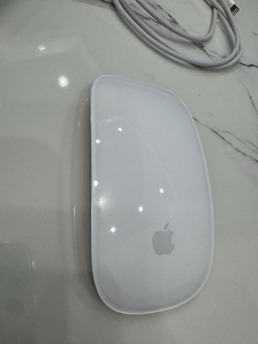 Беспроводная мышь Magic Mouse от Apple