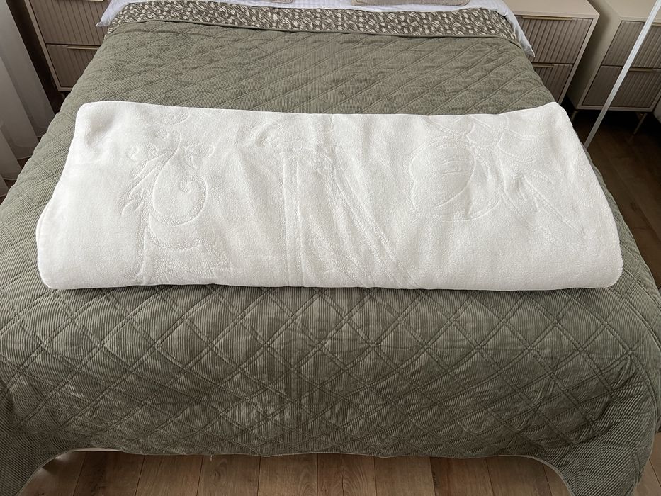 Pătură groasă albă