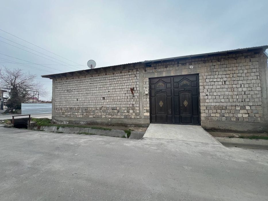 Ховли сотилади шахар марказида 3,8 сотик ( микрорайон односторонний)