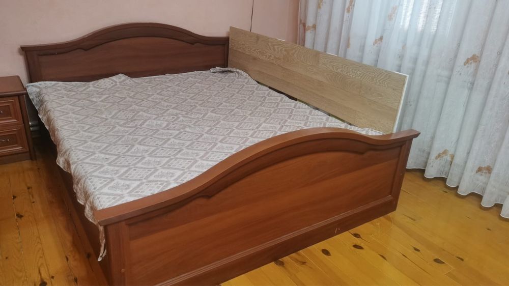 Продается спальный гарнитур