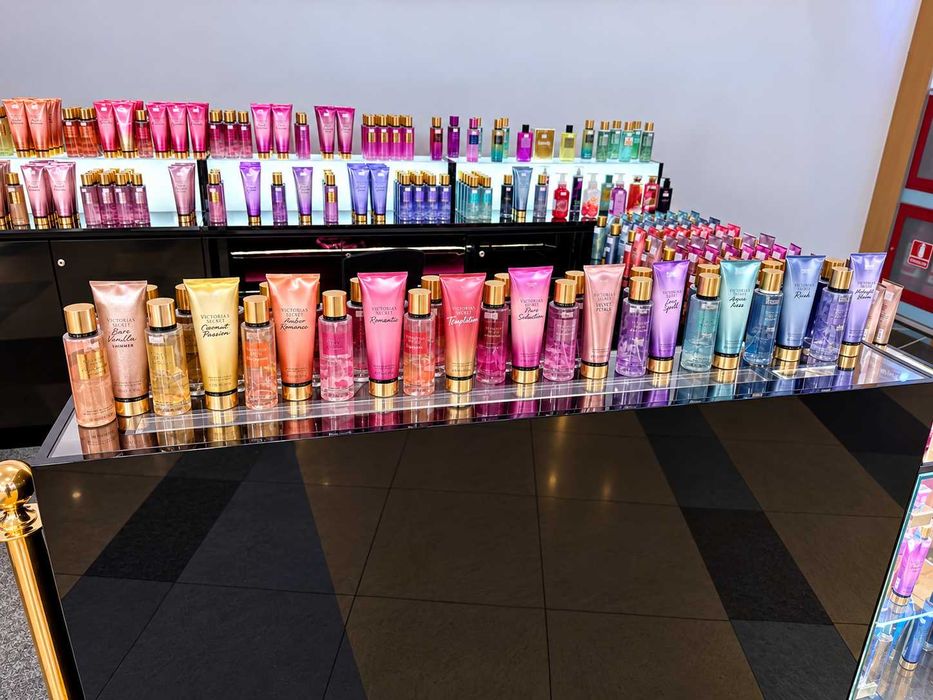 Stand mall premium | Insulă comercială pentru cosmetice & retail