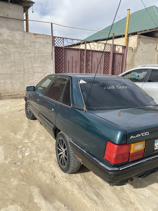 Срочно Ауди 100.