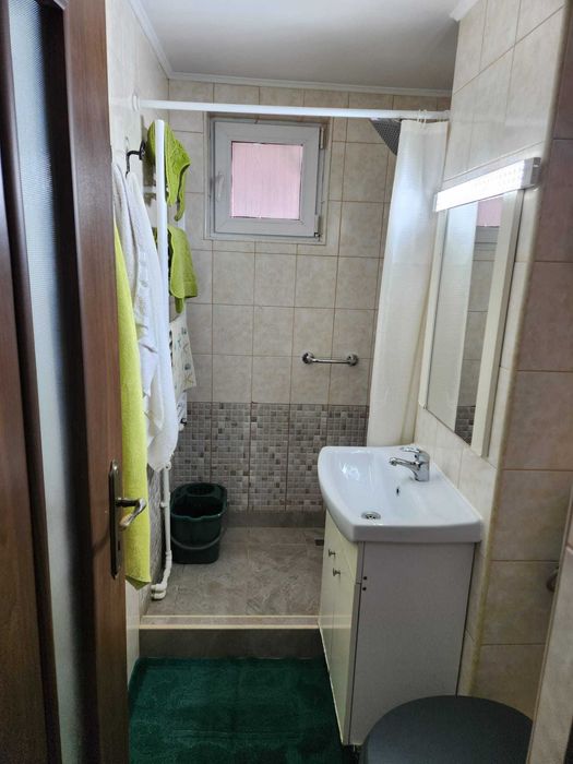 Apartament 2 camere de vanzare, zonă de sus – Onești