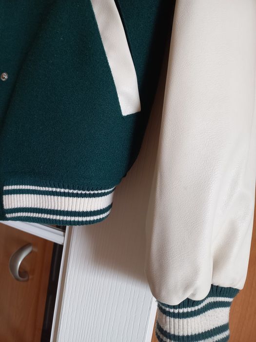 Продам бомбер 146-155