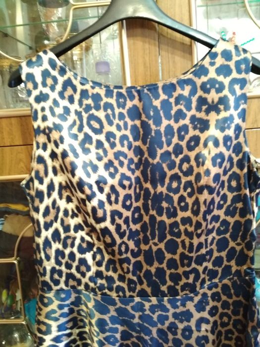 Продам платье ,плотный атлас