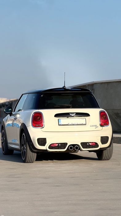 Продавам MINI Cooper SD F56