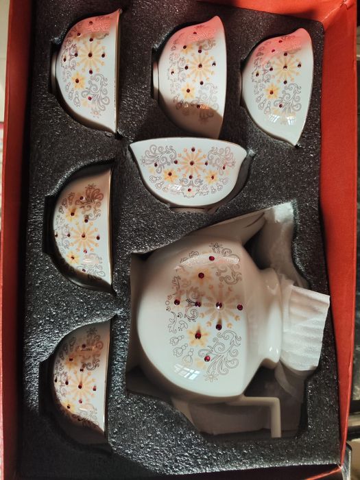 Продаю сервиз на 6 персон