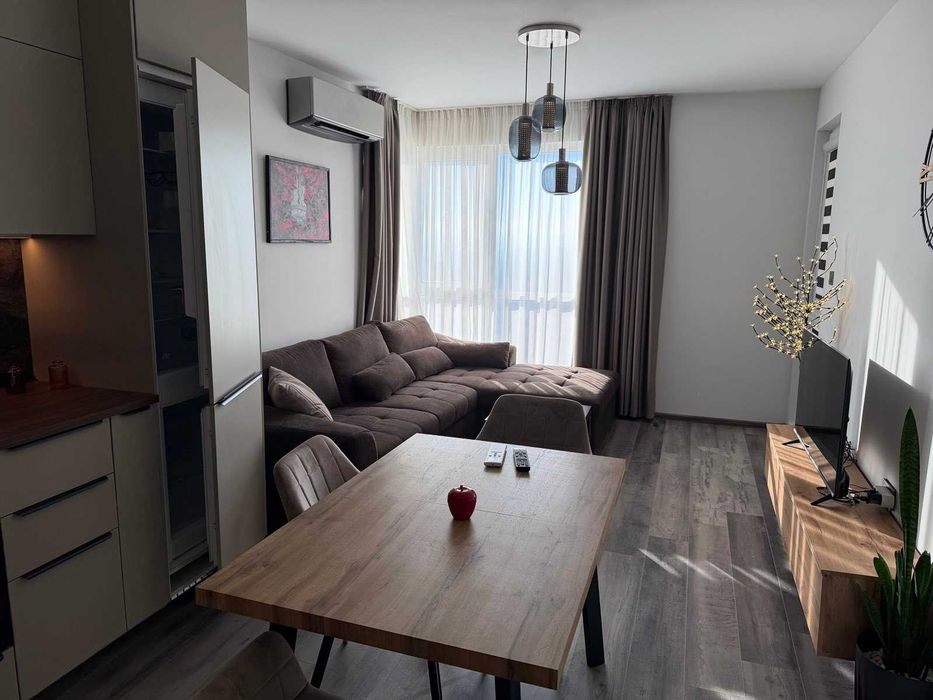 Тристаен обазаведен апартамент с гараж под наем !