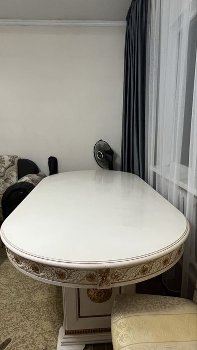 Стол с стульчиками