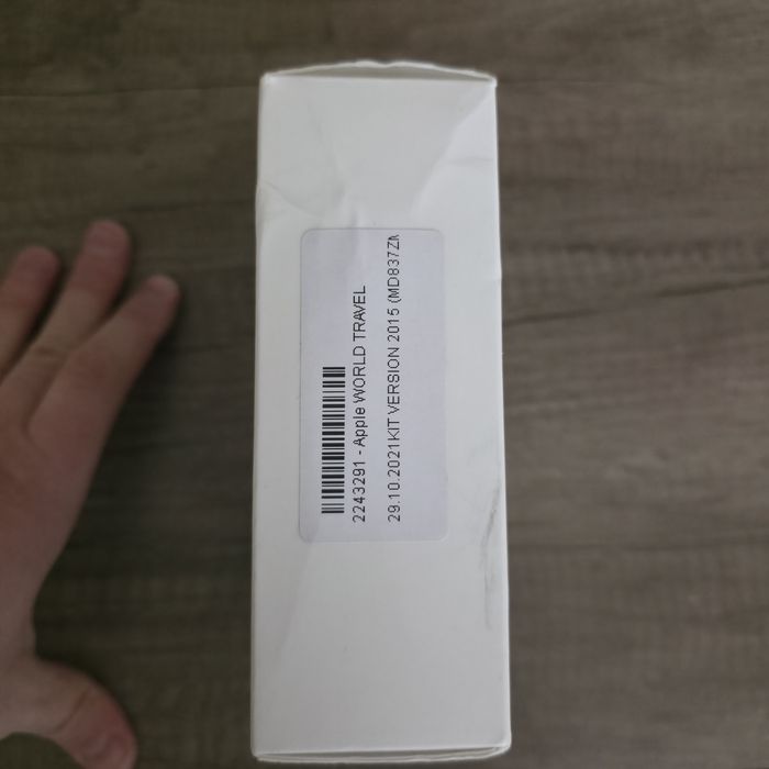 Продава се Apple World Travel Adapter Kit