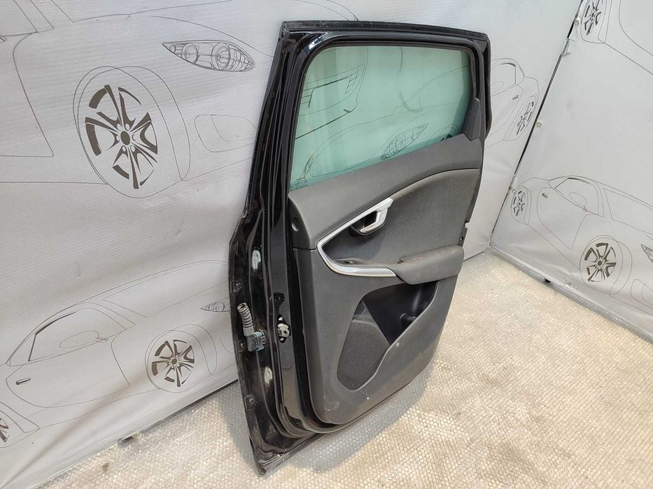 Ușă Spate Dreaptă Volvo V40 Hatchback Negru Cod Culoare Black Sapphire 45200 2015 / [2012-2019] / 32351000 (3D)